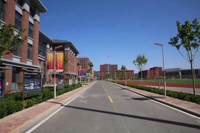 走进石家庄电子信息学校 - 河北单招服务网